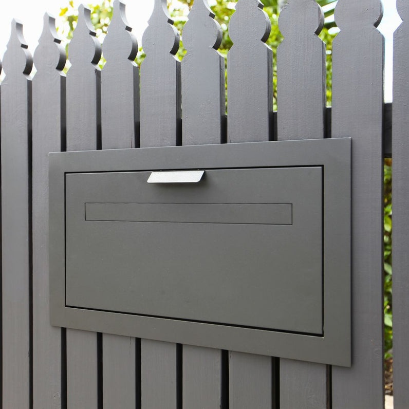 Geneva Parcel Fence & Brick Letterbox