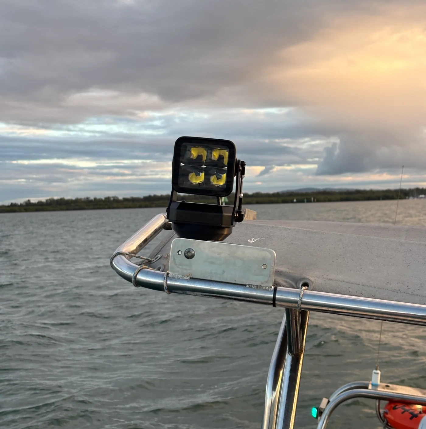Remote Controlled Rotating LED Spotlight with 4800LM High Output, Waterproof Design & Adjustable Beam for Off-Road Vehicles, Boats and Outdoor Adventures