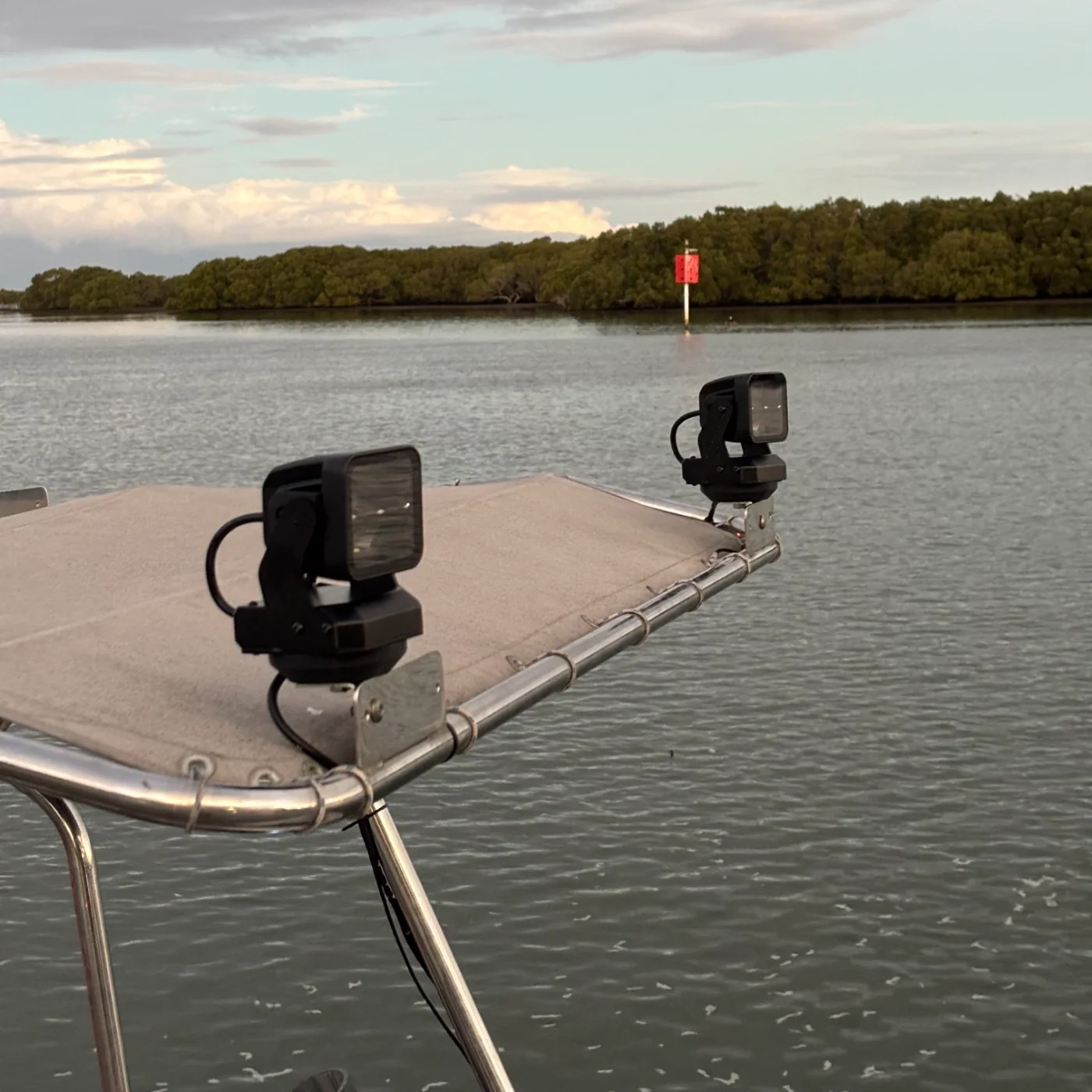 Remote Controlled Rotating LED Spotlight with 4800LM High Output, Waterproof Design & Adjustable Beam for Off-Road Vehicles, Boats and Outdoor Adventures