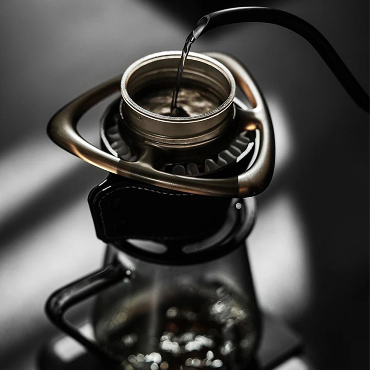 Rain shower coffee distributor