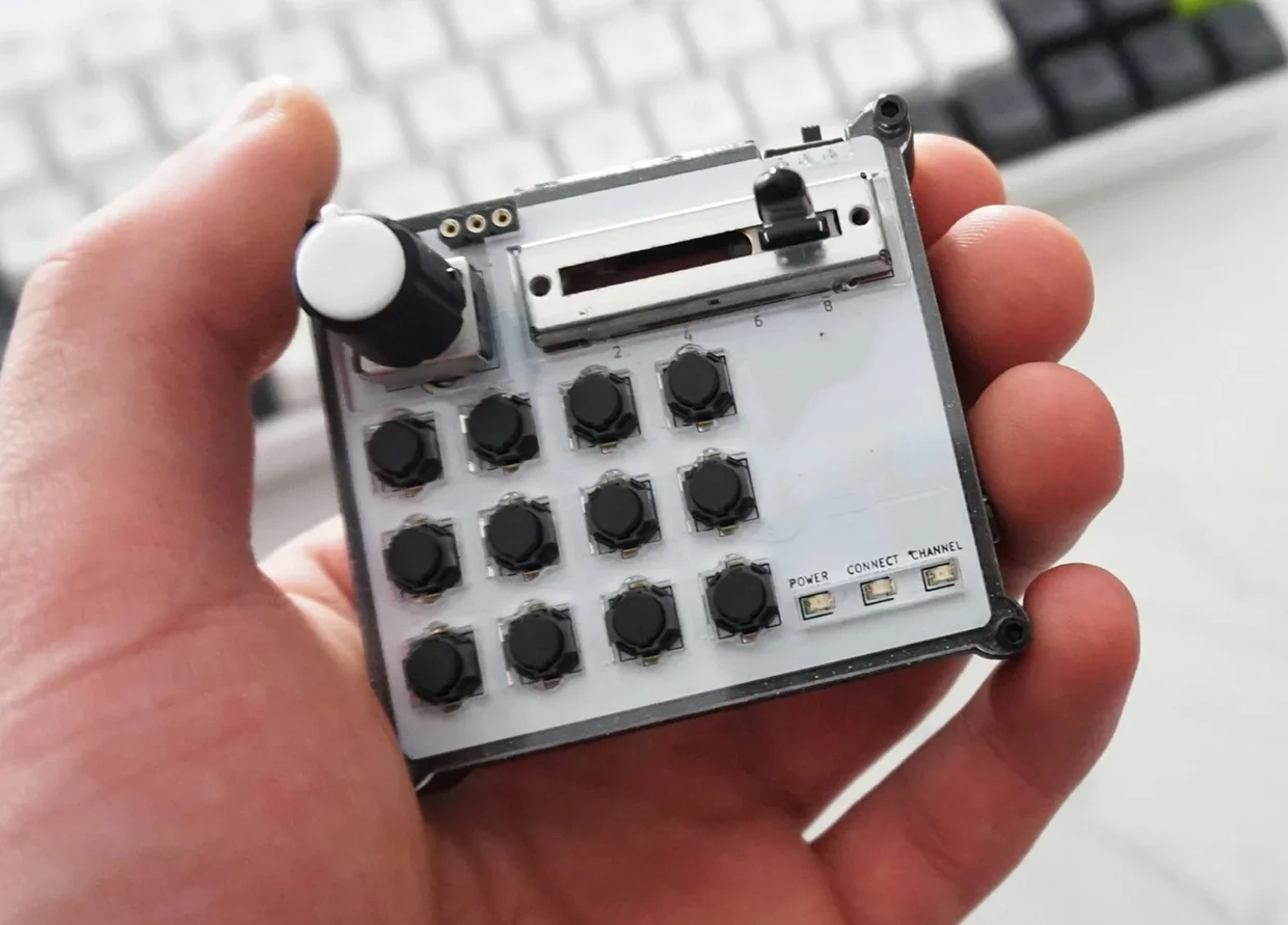 Portable MIDI Controller for Music Creation, Live Performance & Digital Studio Workflow