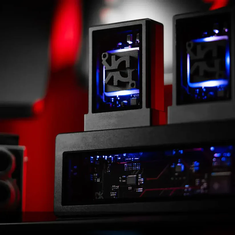 External SSD Enclosure Hub – 3× M.2 NVMe Slots