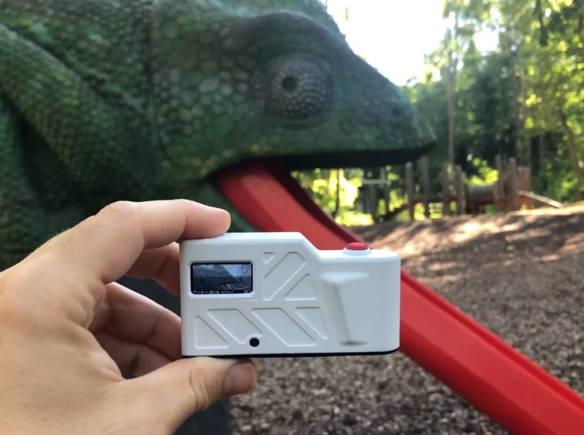 Minimalist pixel-free camera