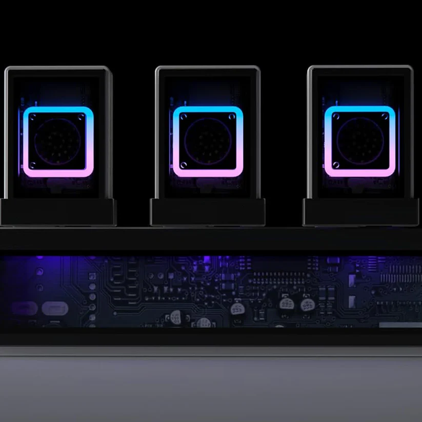 External SSD Enclosure Hub – 3× M.2 NVMe Slots