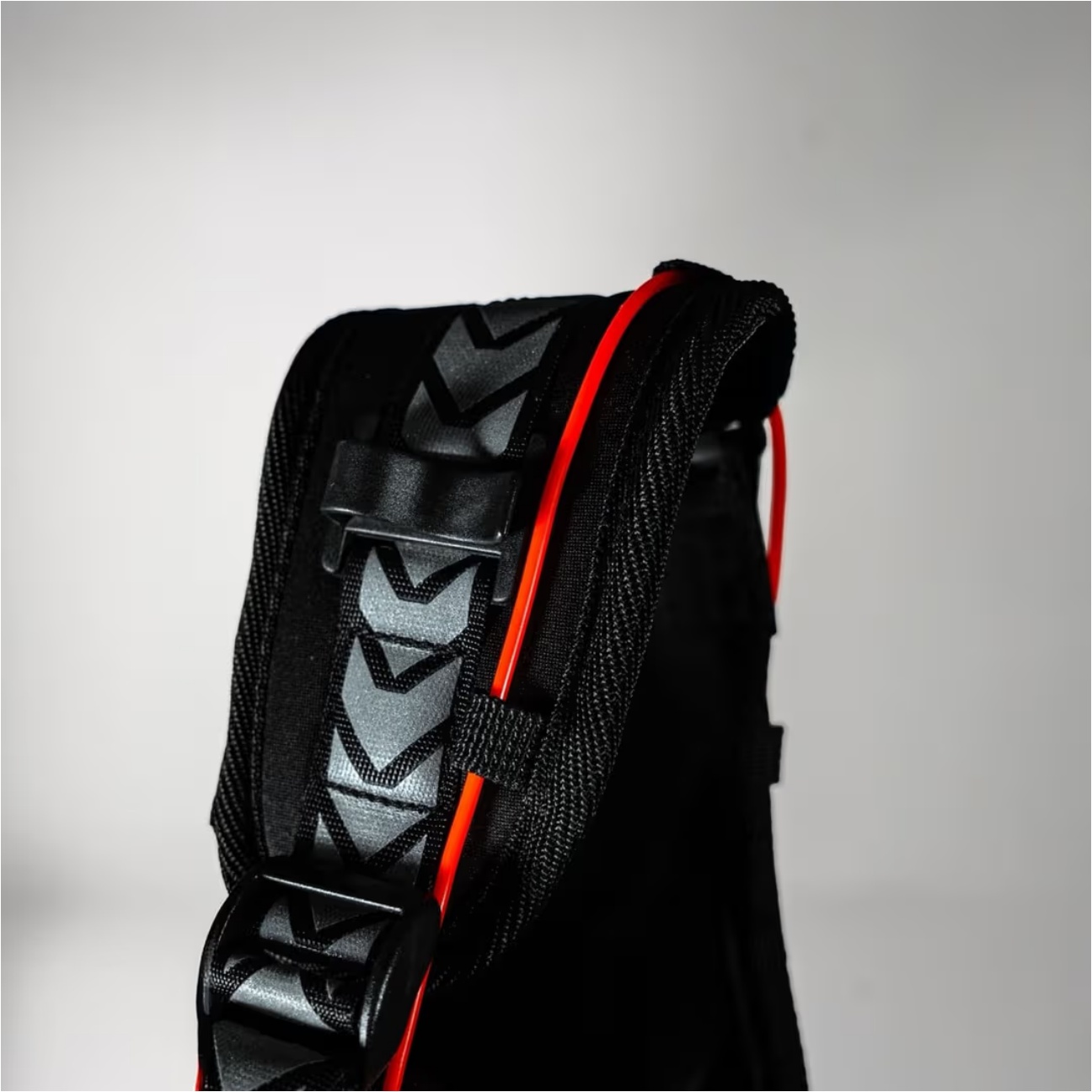 Winter Chest Pack with EL Wire – Hands-Free Access for Ski, Snowboard & Adventure