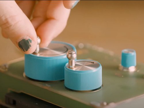 Human-Controlled Tape Transport – Manual Cassette Scratcher with CV/Gate Outputs