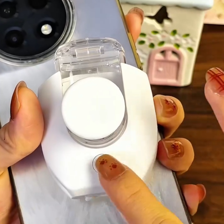 Portable and compact breathing nebulizer