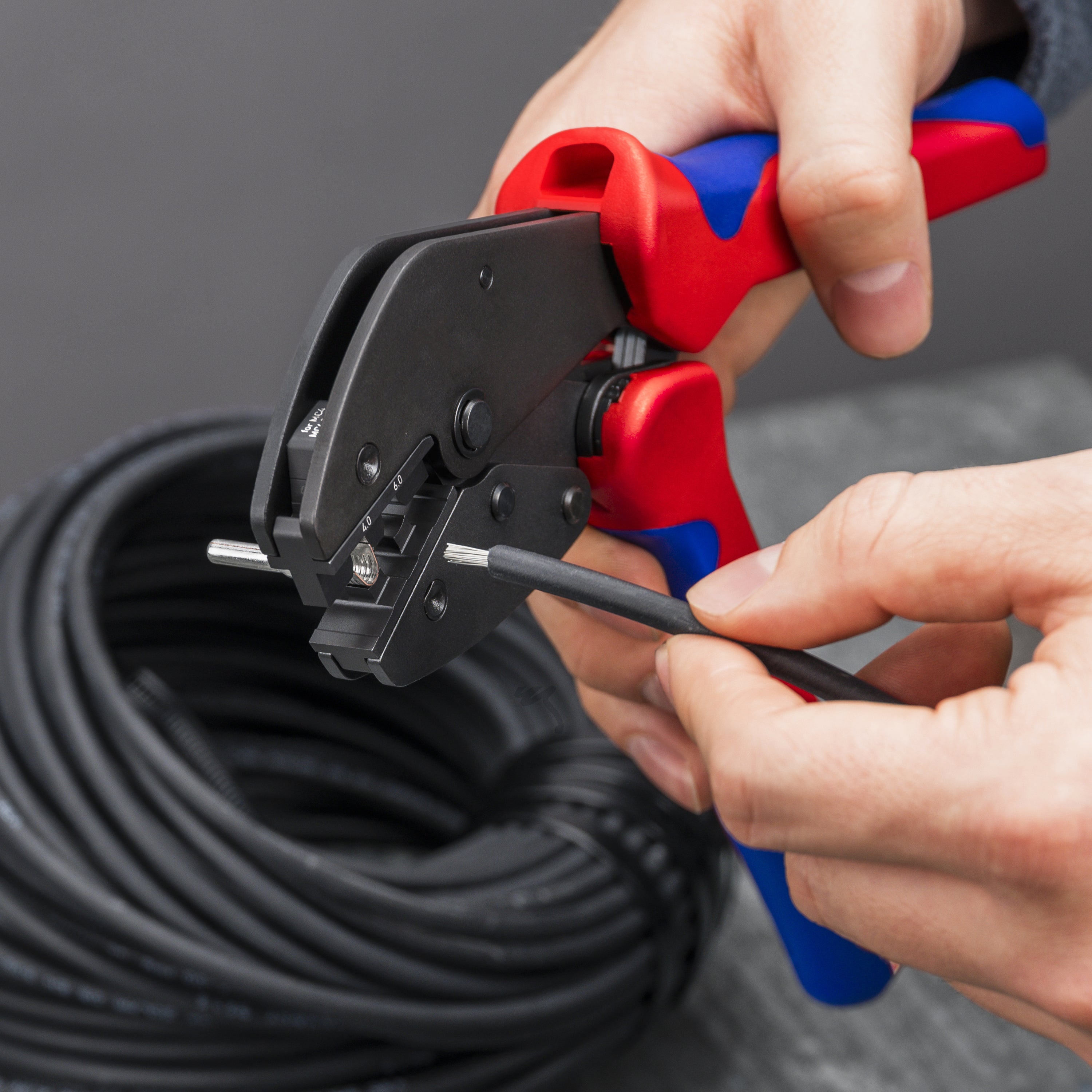 MultiCrimp – 5 Interchangeable Dies