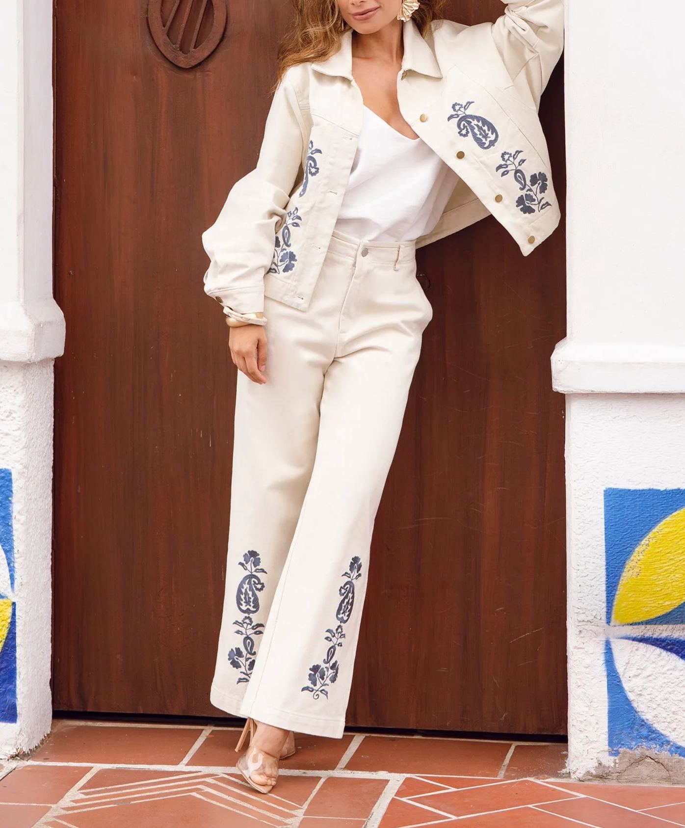 Conjunto Embroidered Twill Matching