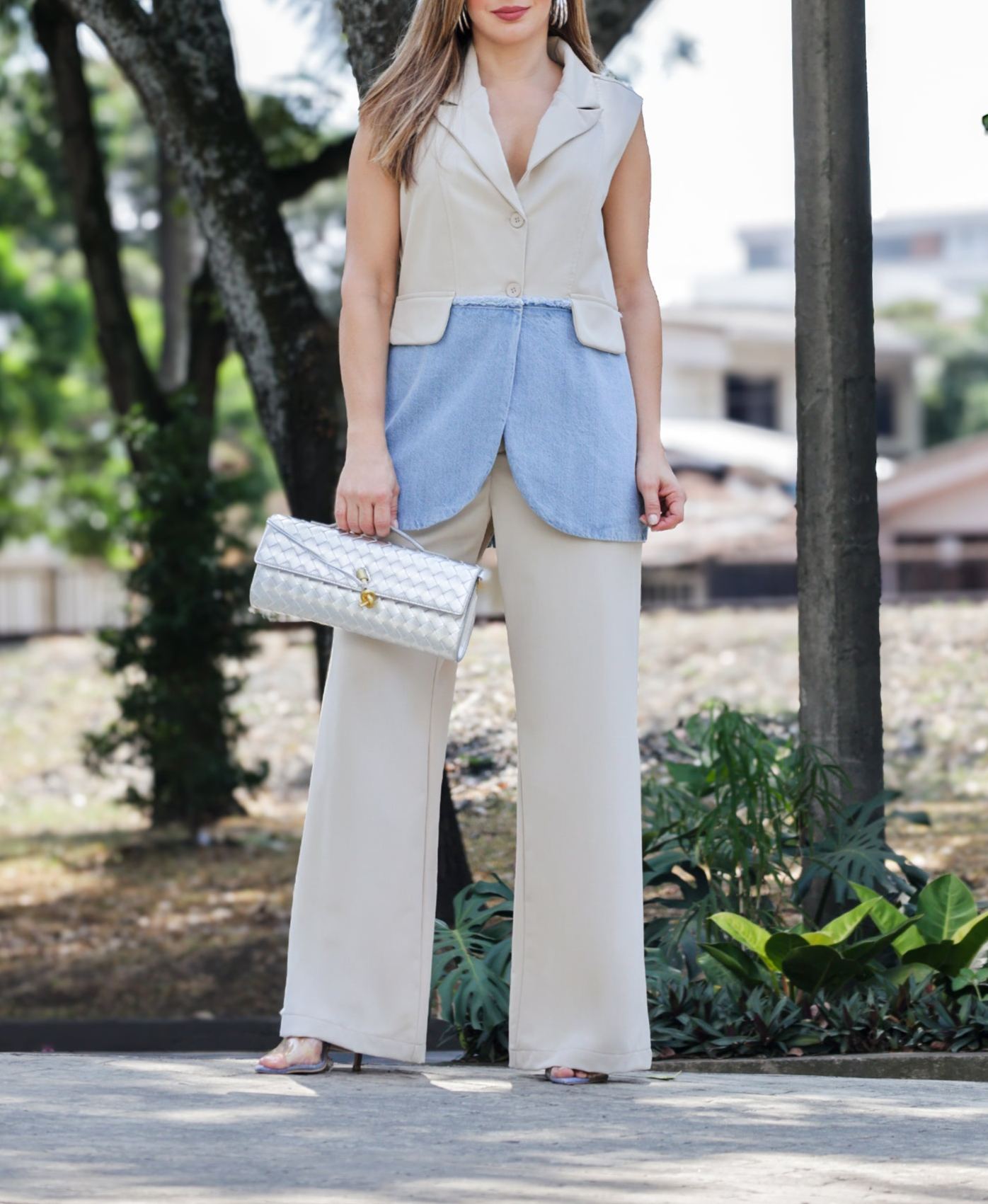 Conjunto Sastre de Chaleco y Pantalón con Contraste de Denim