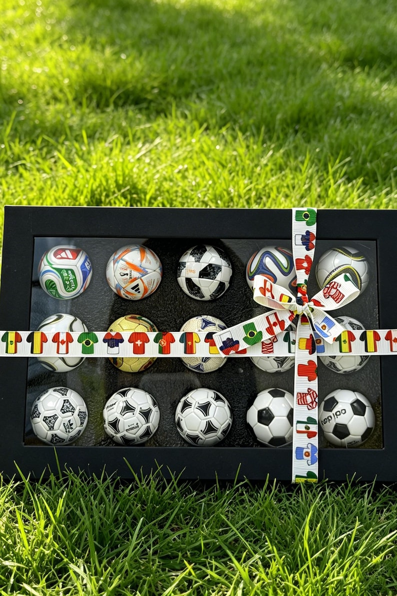 🔥Last Day 60% OFF🔥Soccer History Mini Football Collection | World Cup Mini Ball Ornament Gift Box Set | International Football Memorabilia Keepsake for Fans
