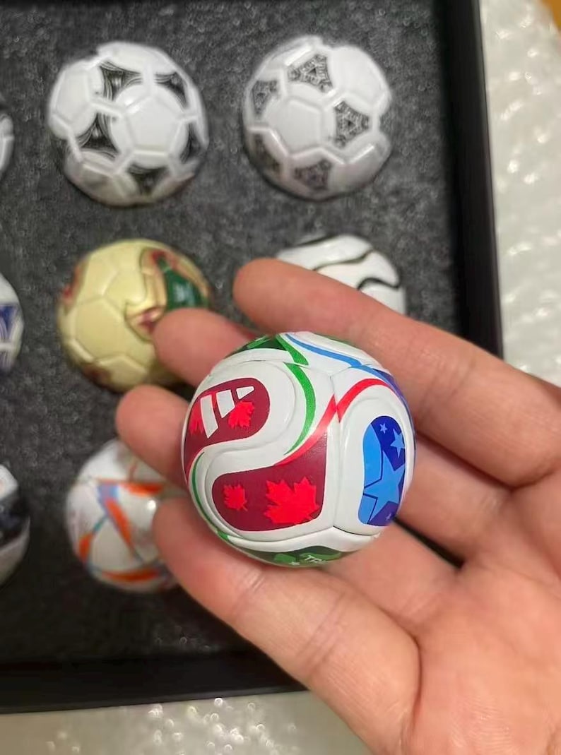 🔥Last Day 60% OFF🔥Soccer History Mini Football Collection | World Cup Mini Ball Ornament Gift Box Set | International Football Memorabilia Keepsake for Fans