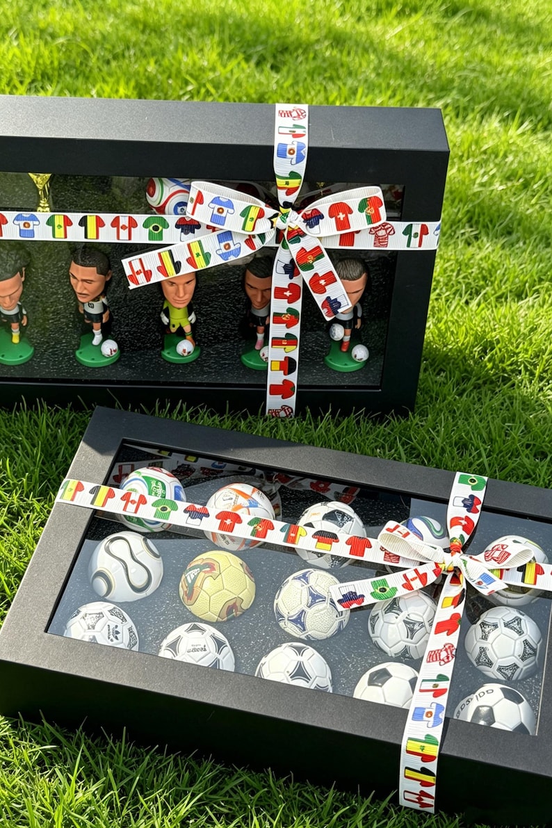 🔥Last Day 60% OFF🔥Soccer History Mini Football Collection | World Cup Mini Ball Ornament Gift Box Set | International Football Memorabilia Keepsake for Fans