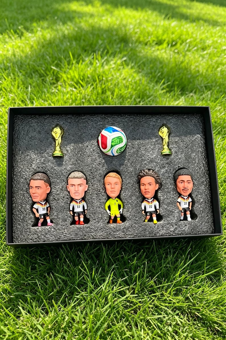 🔥Last Day 60% OFF🔥Soccer History Mini Football Collection | World Cup Mini Ball Ornament Gift Box Set | International Football Memorabilia Keepsake for Fans