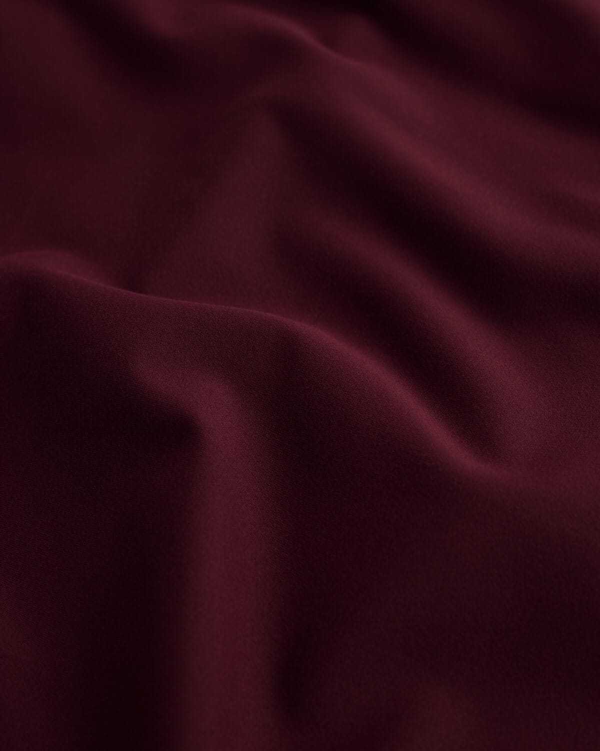 Form Lite Mid Length Tee | Wine