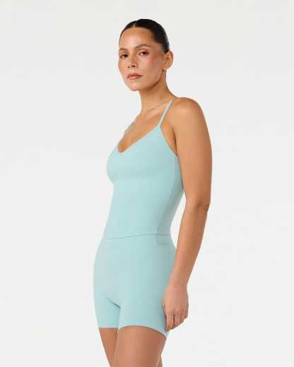 Form Addison Tank | Aquatic