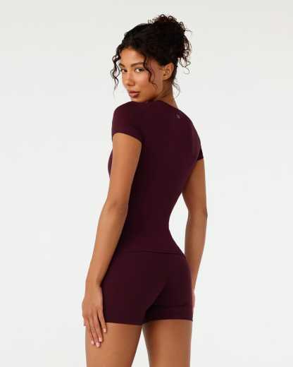 Form Lite Mid Length Tee | Wine