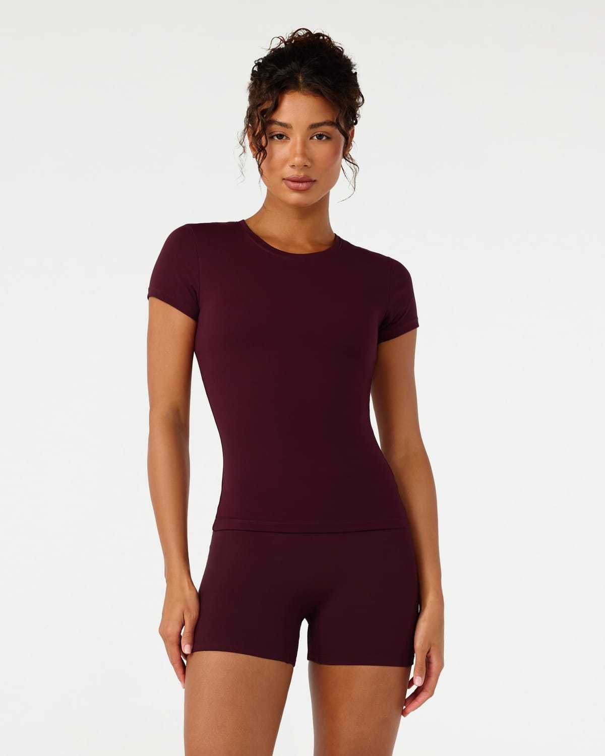 Form Lite Mid Length Tee | Wine