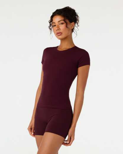 Form Lite Mid Length Tee | Wine