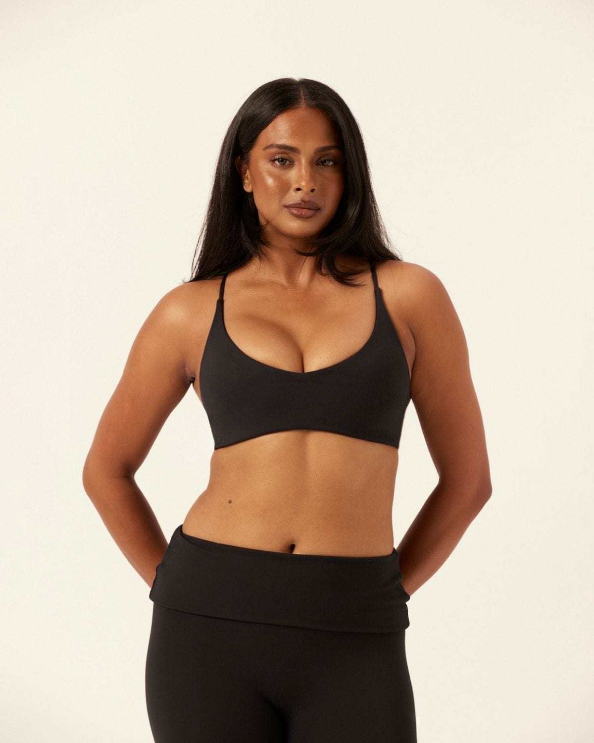 Form Hailey Crop | Black