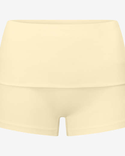 Form Invisible Scrunch Fold Over Shorts 3" | Butter