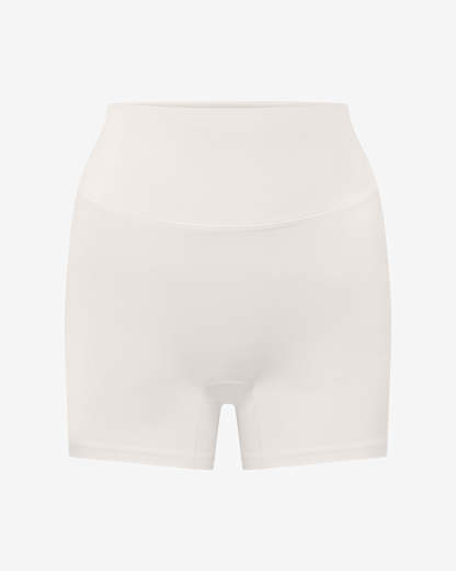 Form Invisible Scrunch Shorts 4" | Vanilla