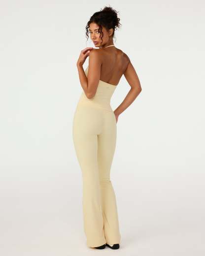 Form Invisible Scrunch Flare Leggings | Butter