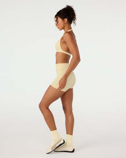 Form Invisible Scrunch Shorts 4" | Butter