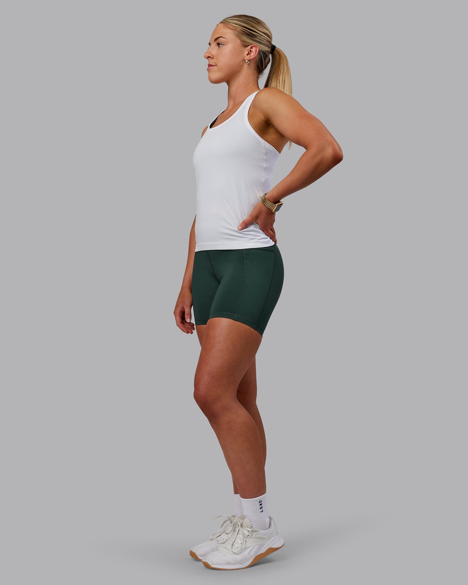 AeroFLX+ Seamless Tank - White/White