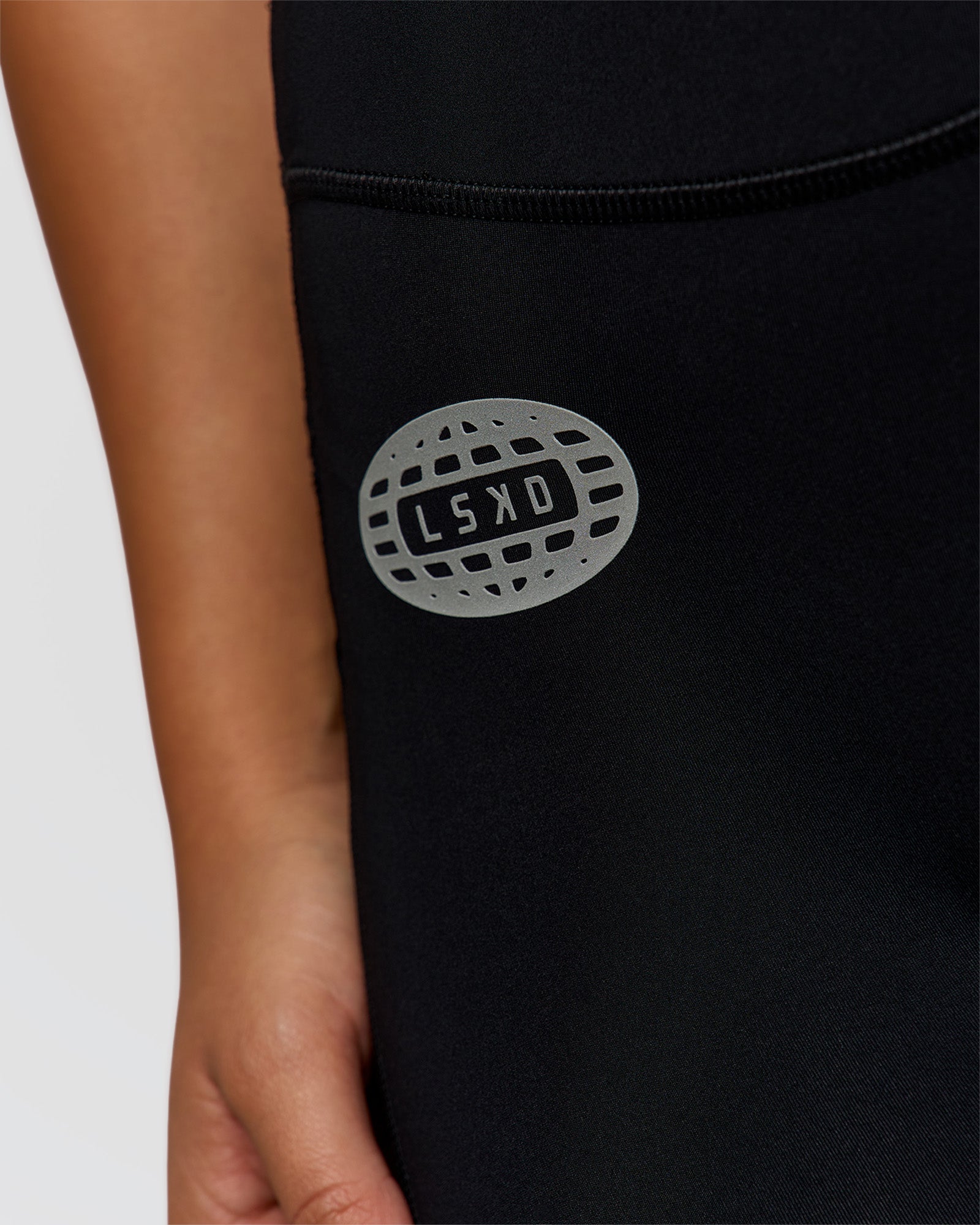 Elite Hype Reflective Run High-Rise 7" Short Pockets - Black-Hype Reflective