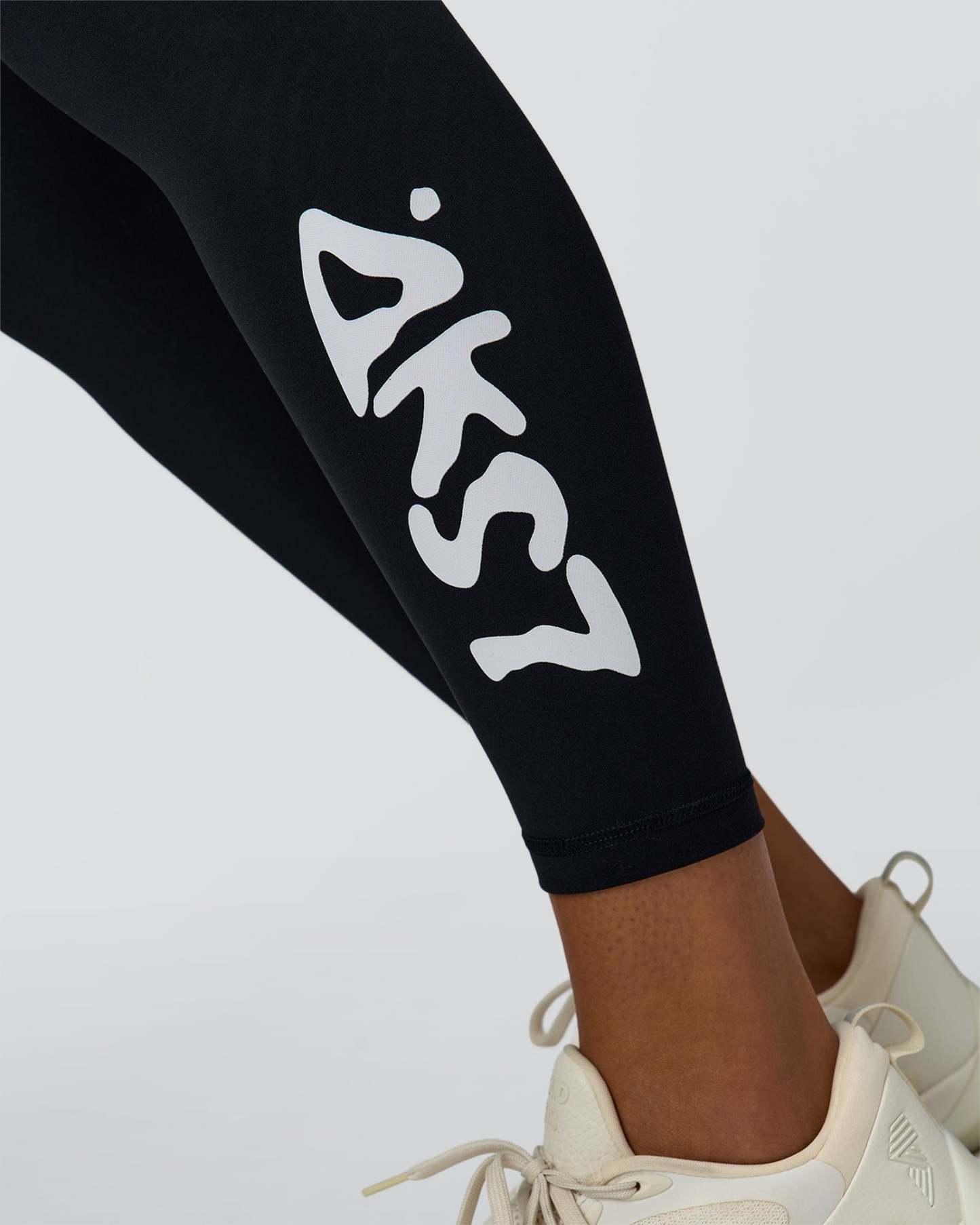 Rep Street Script Ultra High-Rise Full Length Legging Pockets - Black-White