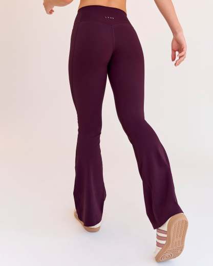 Fusion V-Contour High-Rise Flared Petite Legging Pockets - Cherry Lacquer