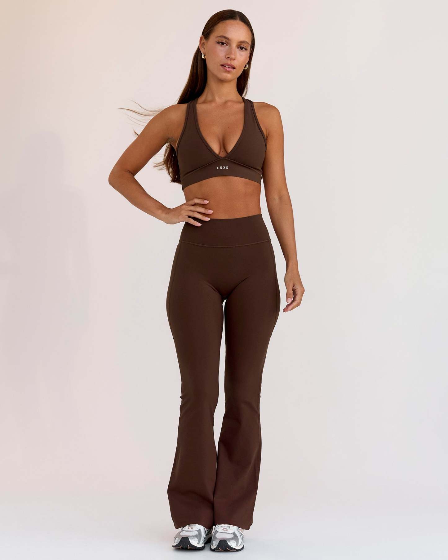 Fusion V-Contour High-Rise Flared Petite Legging Pockets - Hot Chocolate