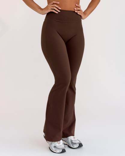 Fusion V-Contour High-Rise Flared Petite Legging Pockets - Hot Chocolate