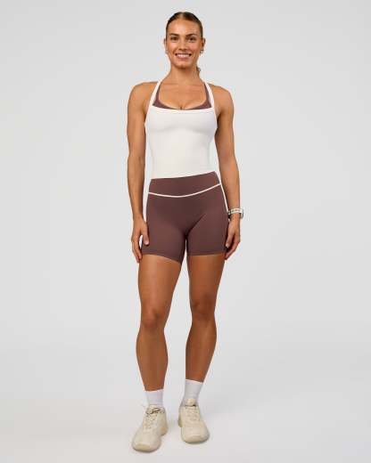 Pinnacle High-Rise 6" Short - Cocoa Powder-Off White