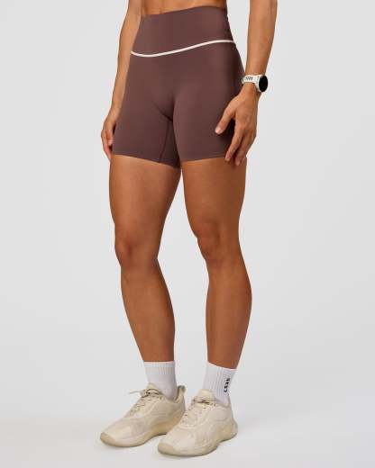 Pinnacle High-Rise 6" Short - Cocoa Powder-Off White