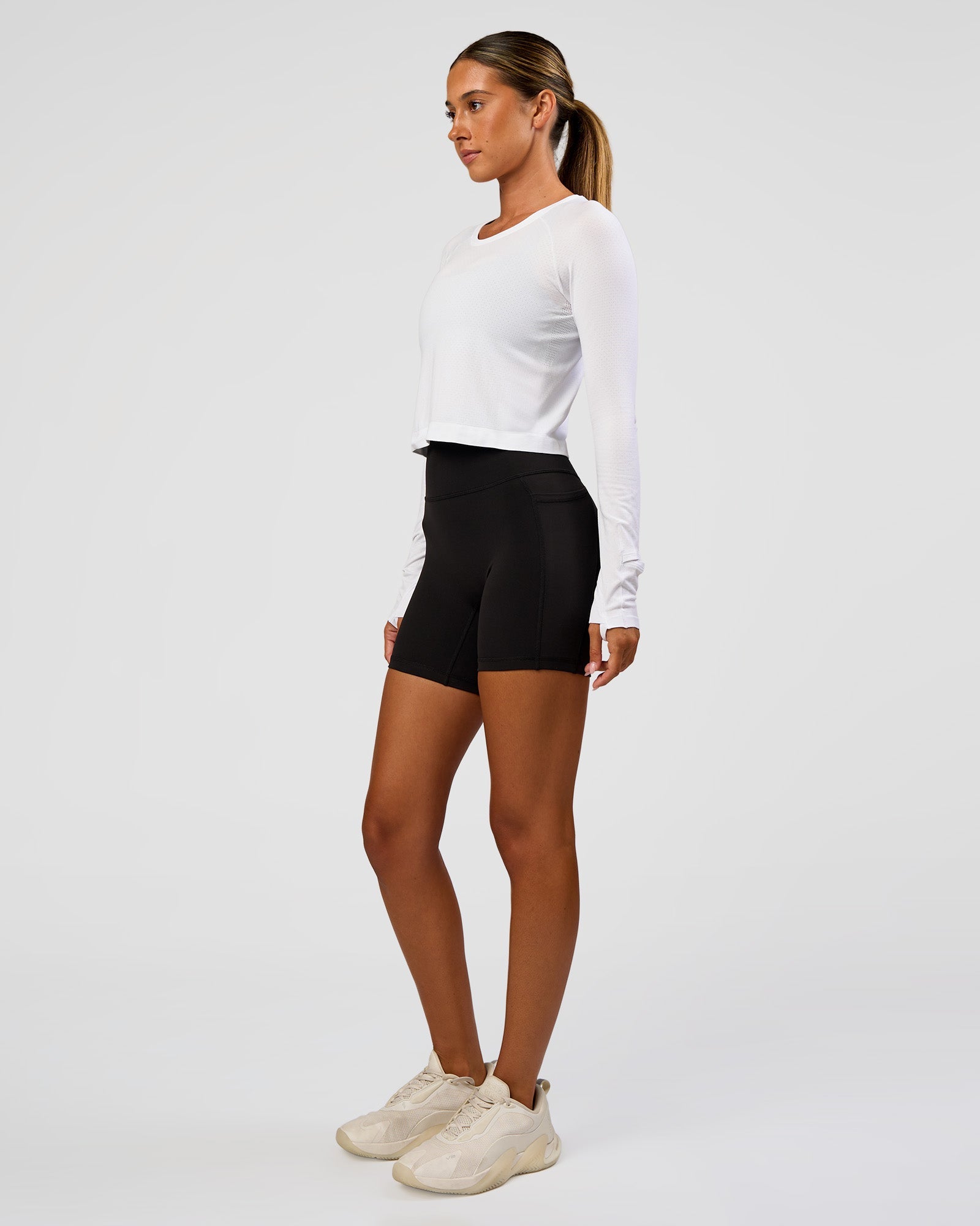 AeroFLX+ Seamless Long Sleeve Skimmer Tee - White/White