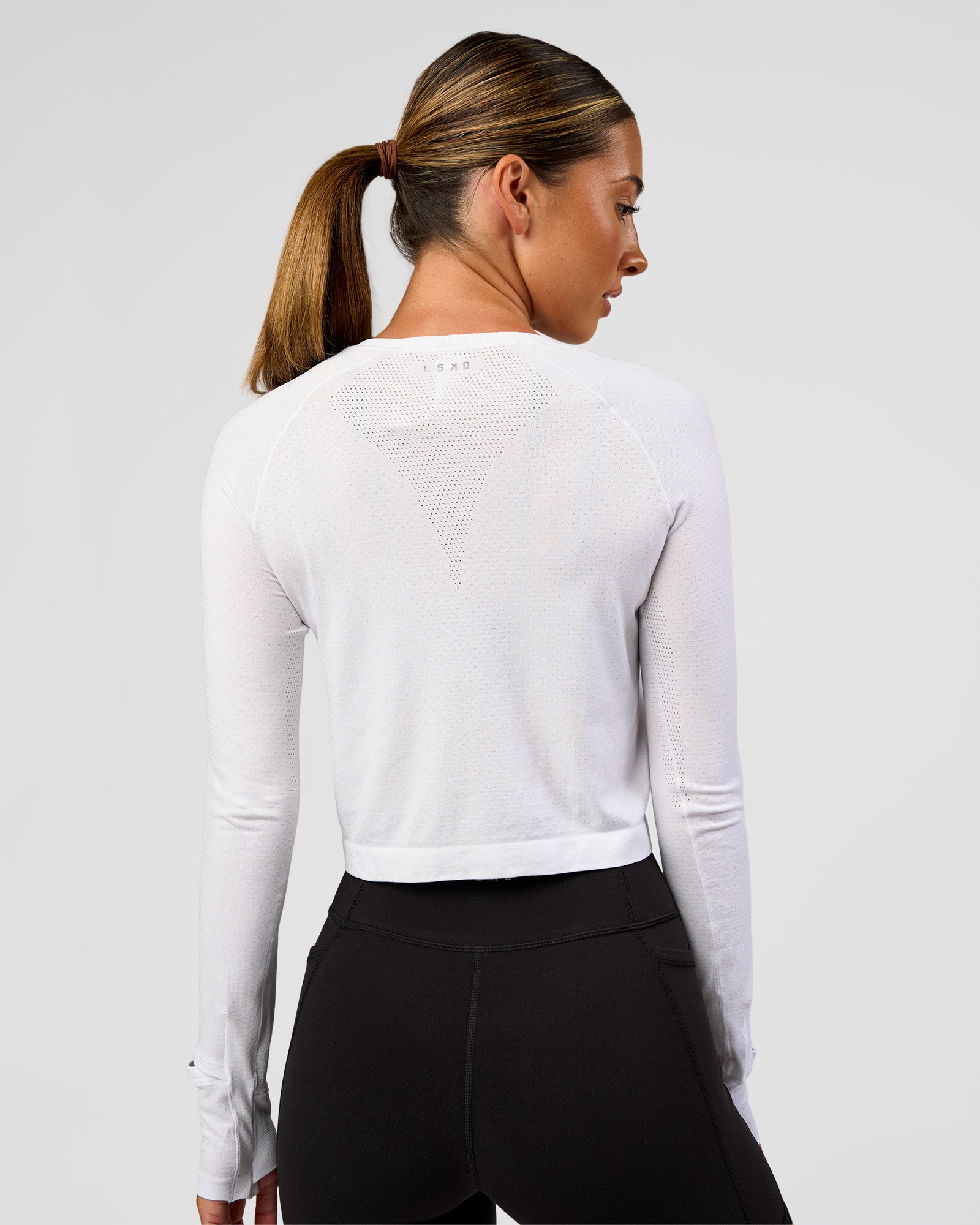 AeroFLX+ Seamless Long Sleeve Skimmer Tee - White/White