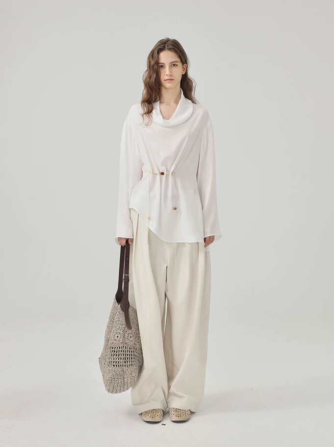Cocoon-shaped suit pants