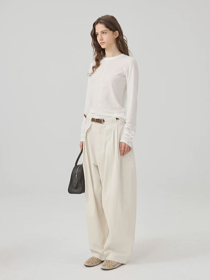 Cocoon-shaped suit pants