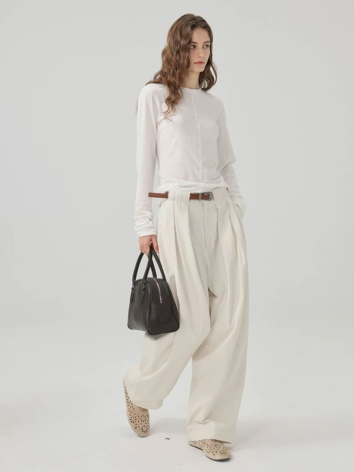 Cocoon-shaped suit pants