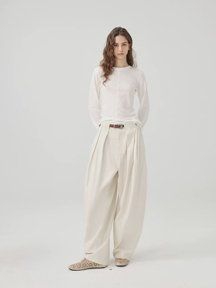 Cocoon-shaped suit pants