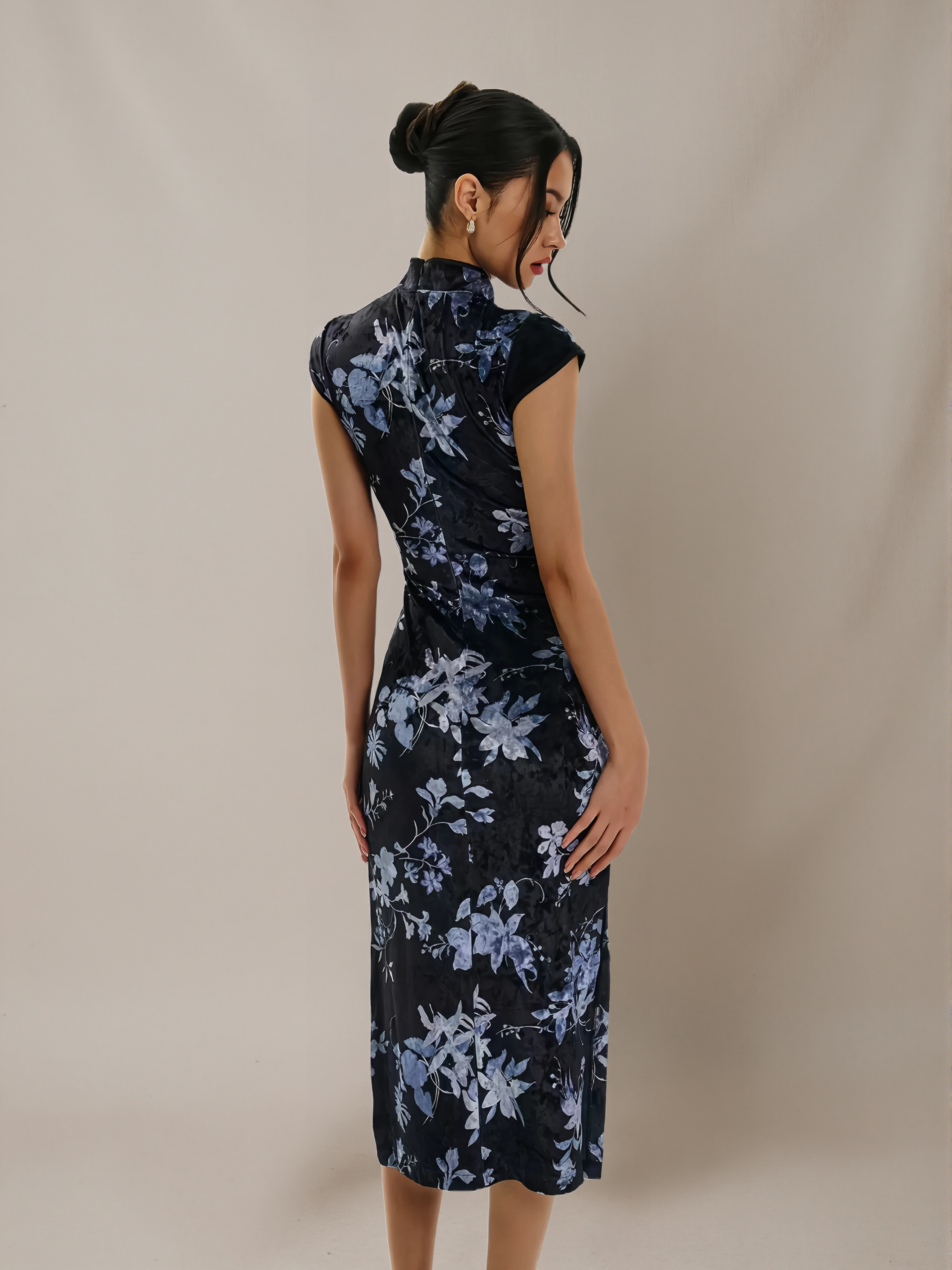 "Ink Purple Floral" Thin Velvet Classic Chinese-Style Qipao Dress