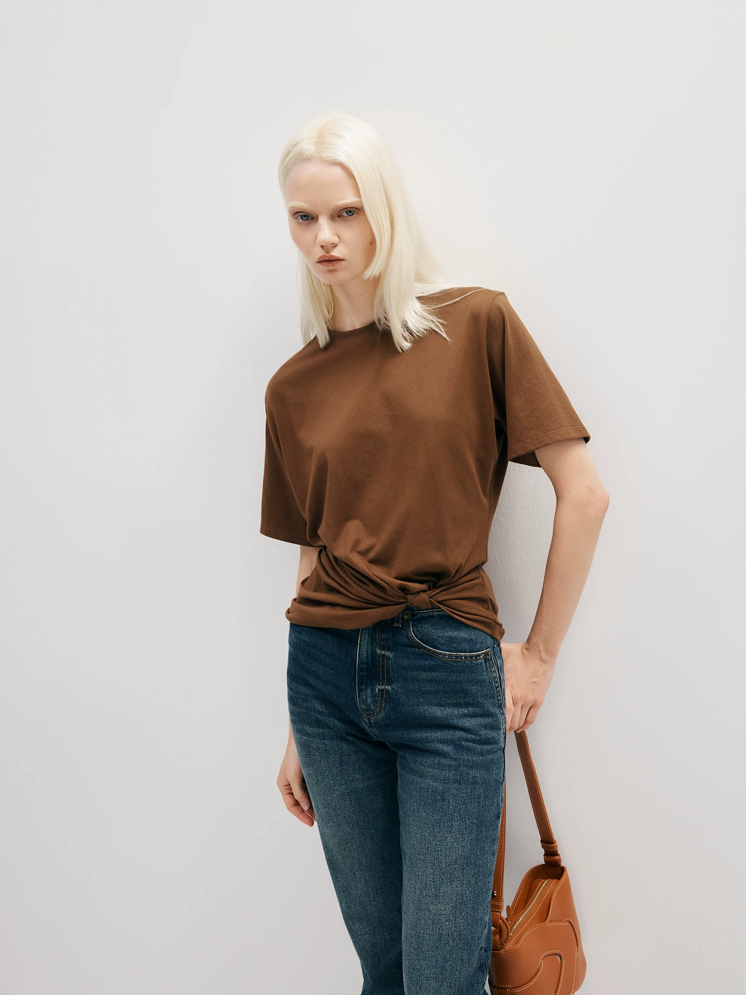 Knot Curve T-Shirt
