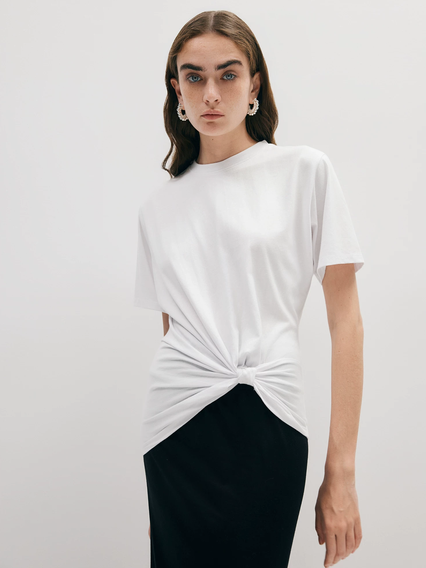 Knot Curve T-Shirt