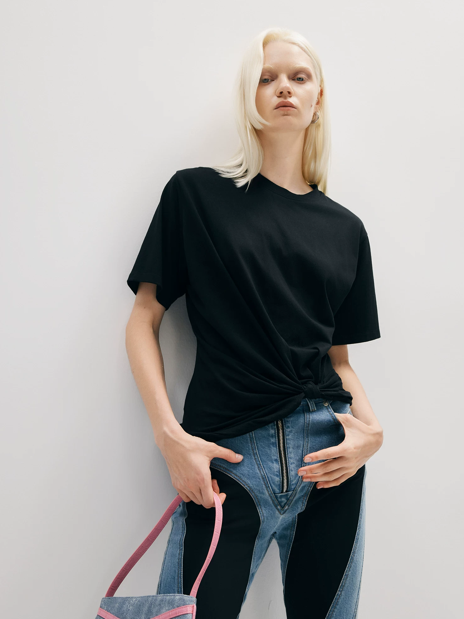 Knot Curve T-Shirt