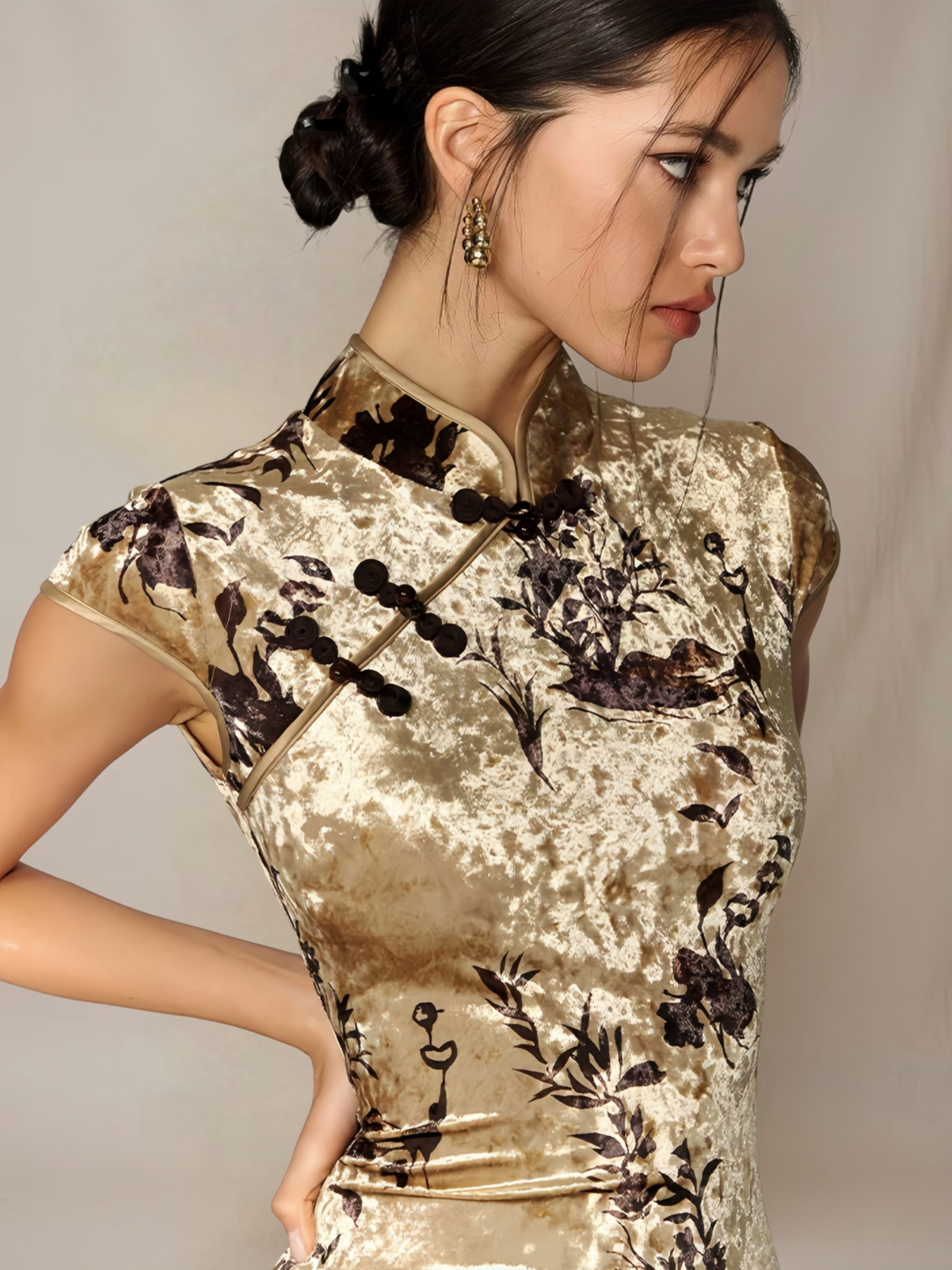 Elegant New Chinese-Style Velvet Qipao Dress
