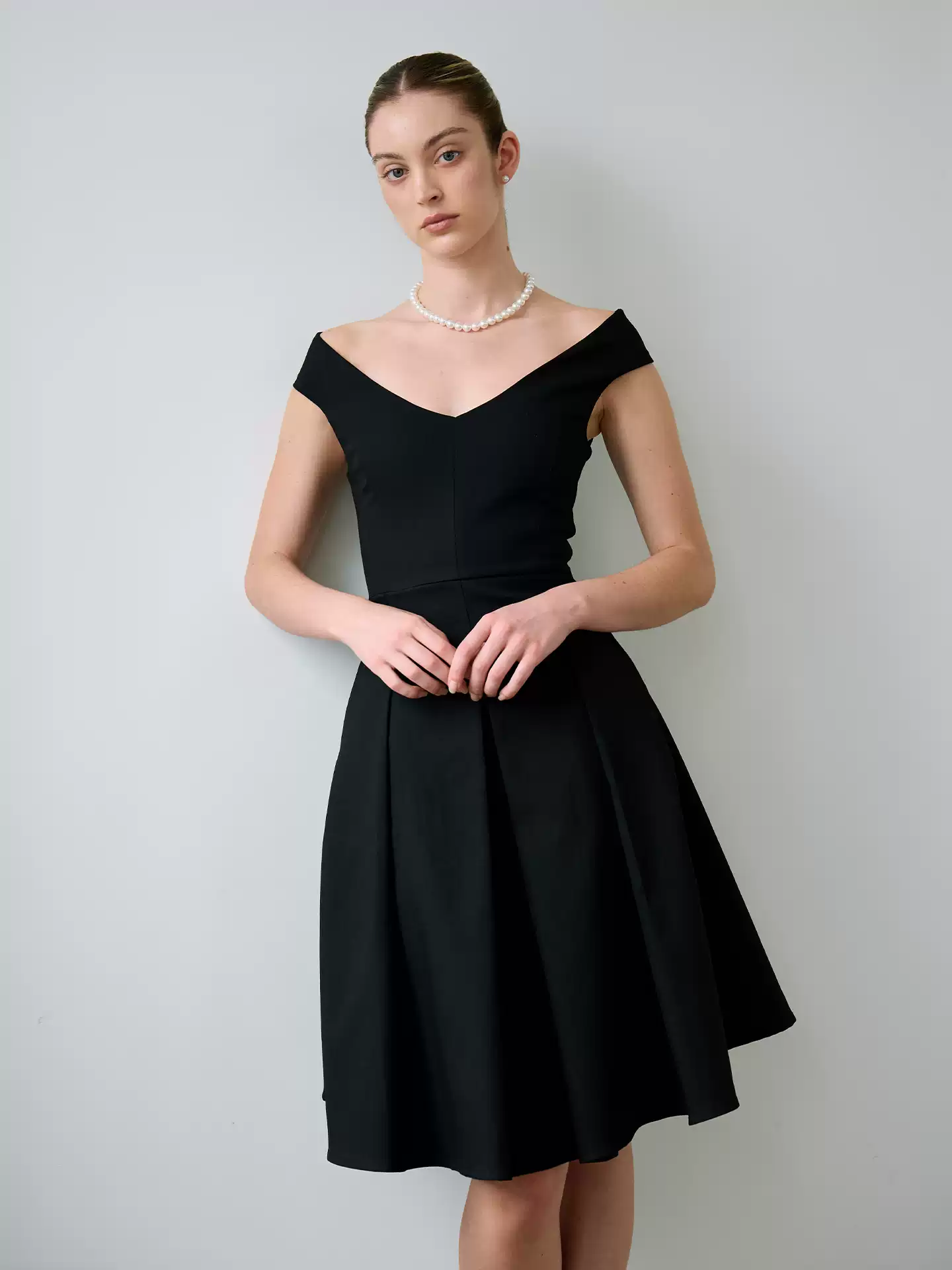 Geometric Cut Fitted Waist V-neck Dress