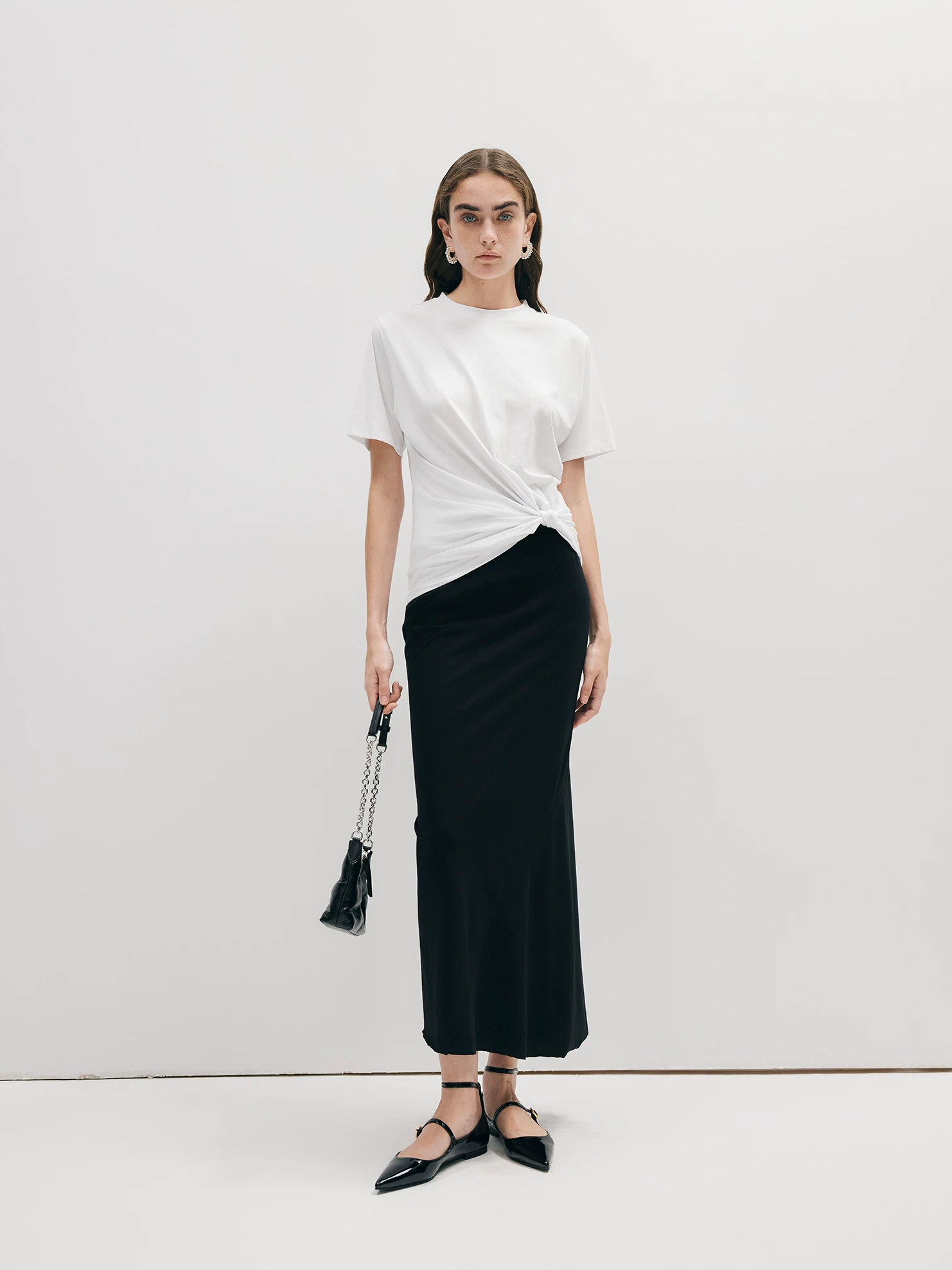 Knot Curve T-Shirt