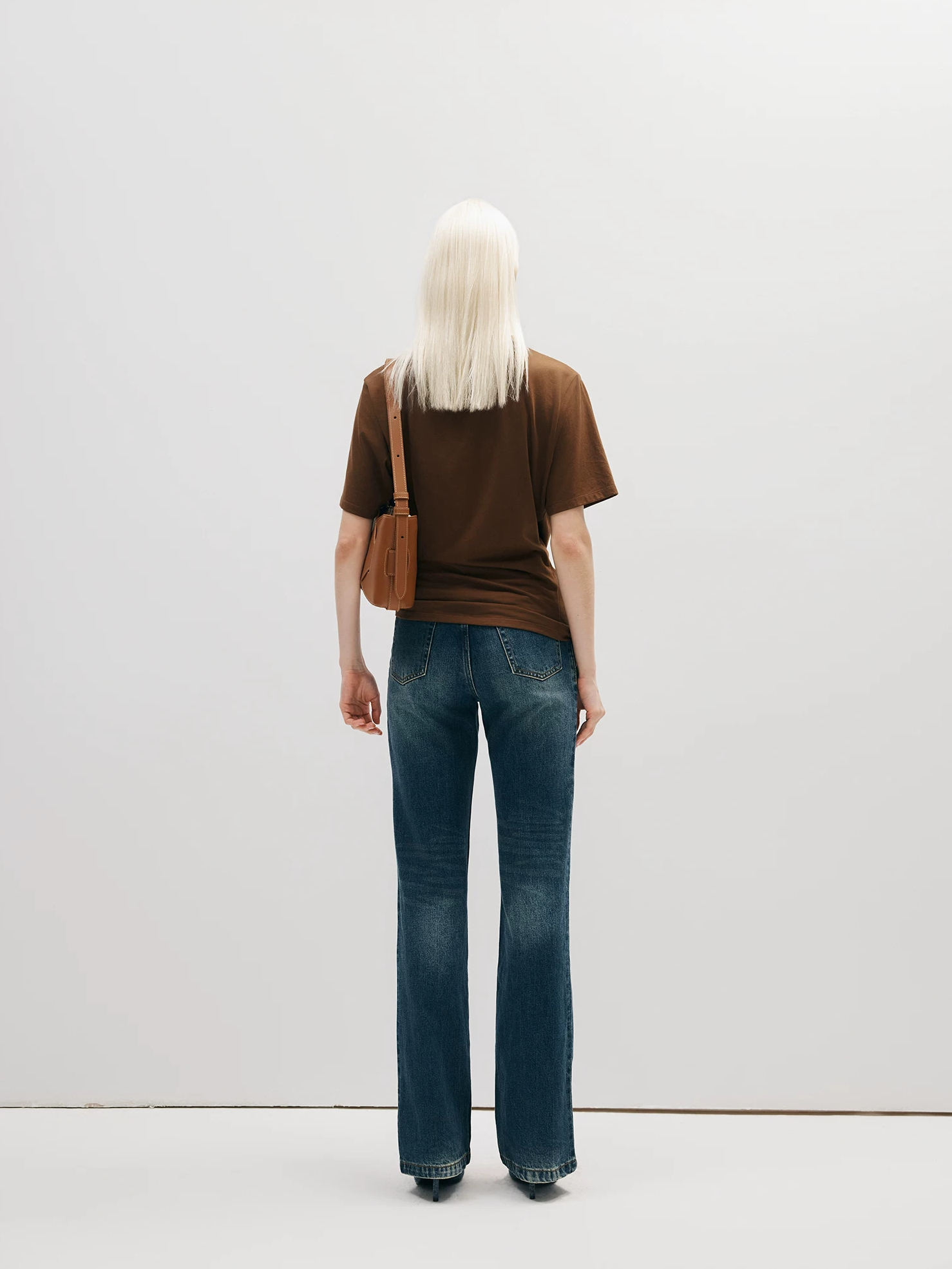 Knot Curve T-Shirt